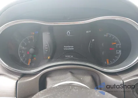 2019 Jeep Grand Cherokee Overland 4X2 from USA, damaged, VIN 1C4RJECG4KC699399